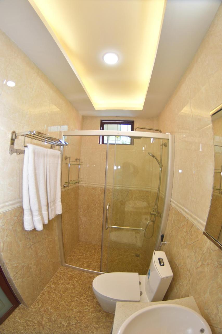 Calyx Grand Fuvahmulah Hotel Eksteriør billede