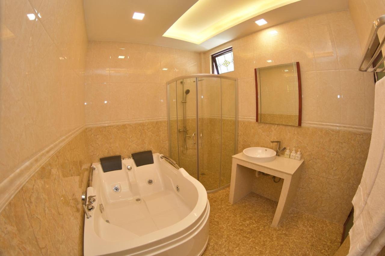 Calyx Grand Fuvahmulah Hotel Eksteriør billede