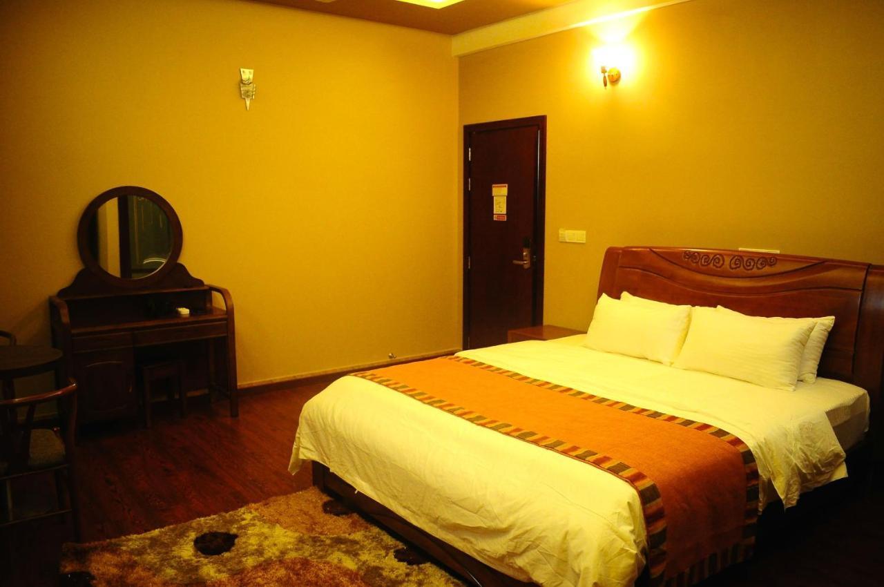 Calyx Grand Fuvahmulah Hotel Eksteriør billede