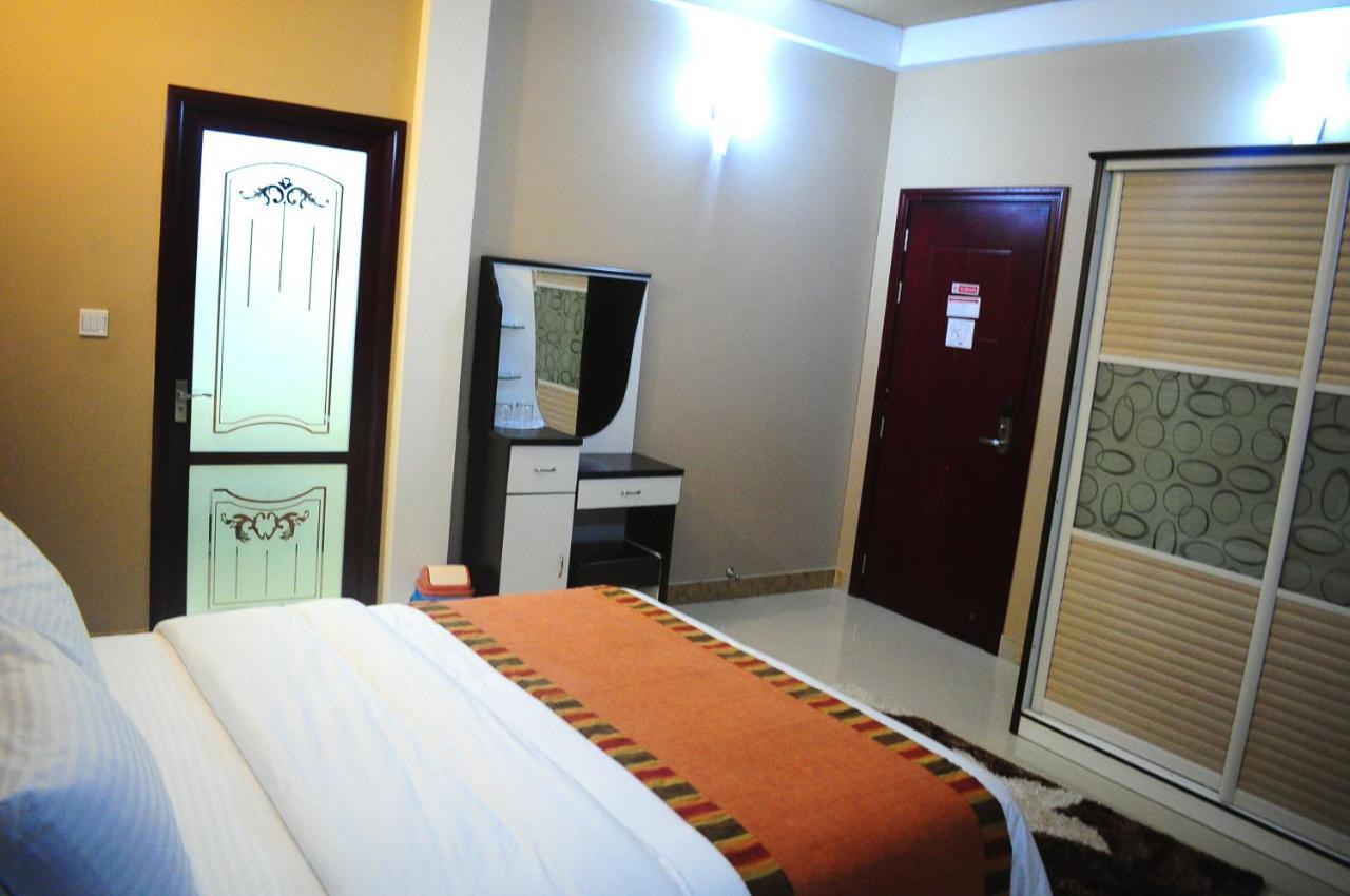 Calyx Grand Fuvahmulah Hotel Eksteriør billede